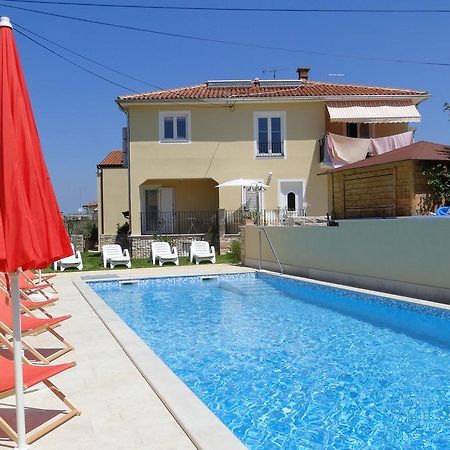 Apartments Villa Ela Умаг Екстериор снимка