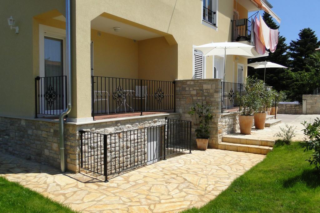 Apartments Villa Ela Умаг Екстериор снимка