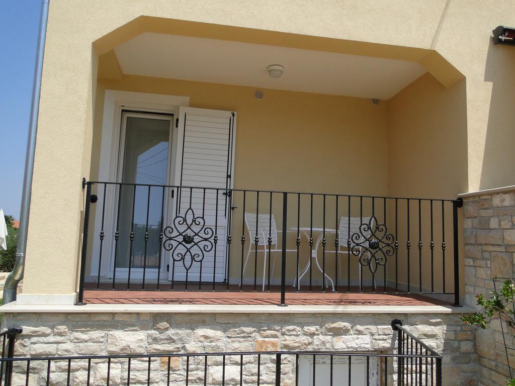 Apartments Villa Ela Умаг Екстериор снимка