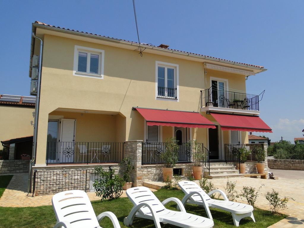 Apartments Villa Ela Умаг Екстериор снимка
