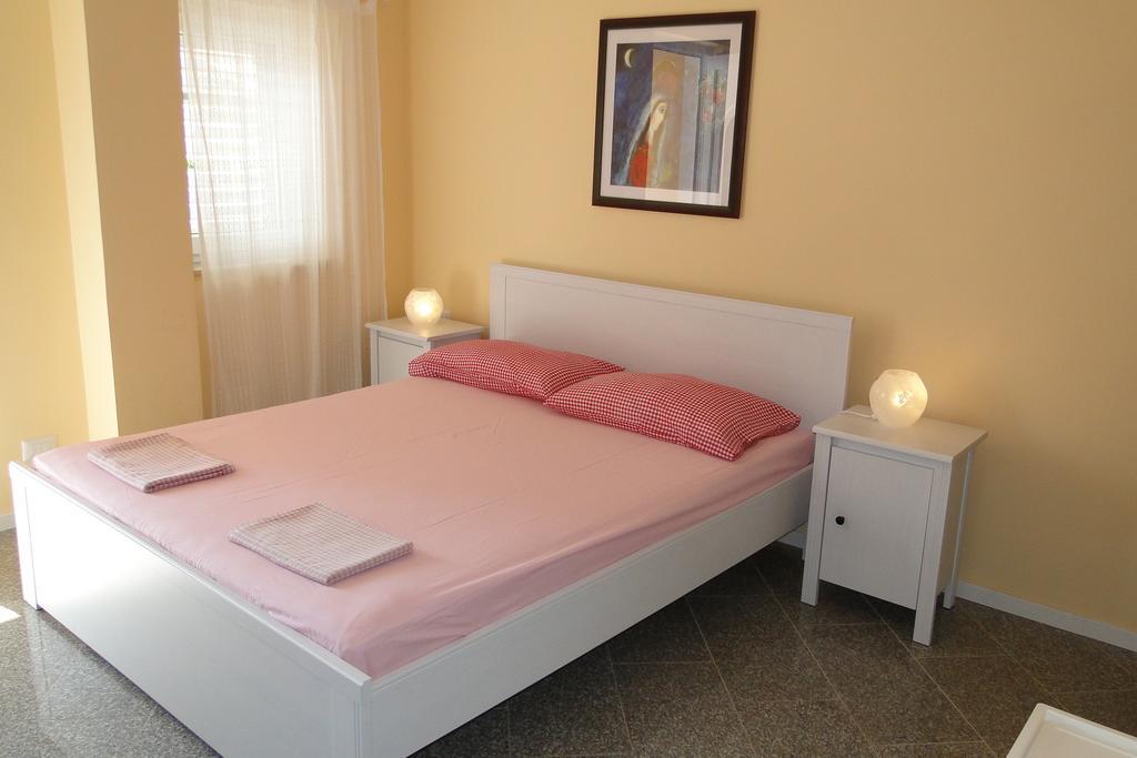 Apartments Villa Ela Умаг Екстериор снимка